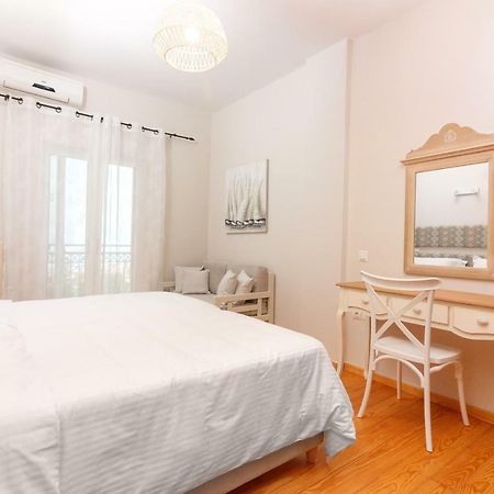 Apartmán Charming And Comfy House Agia Marina Exteriér fotografie