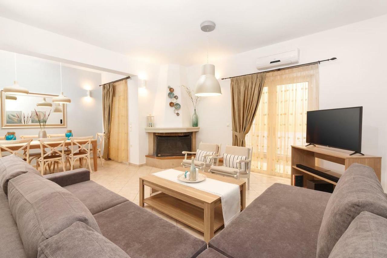 Apartmán Charming And Comfy House Agia Marina Exteriér fotografie