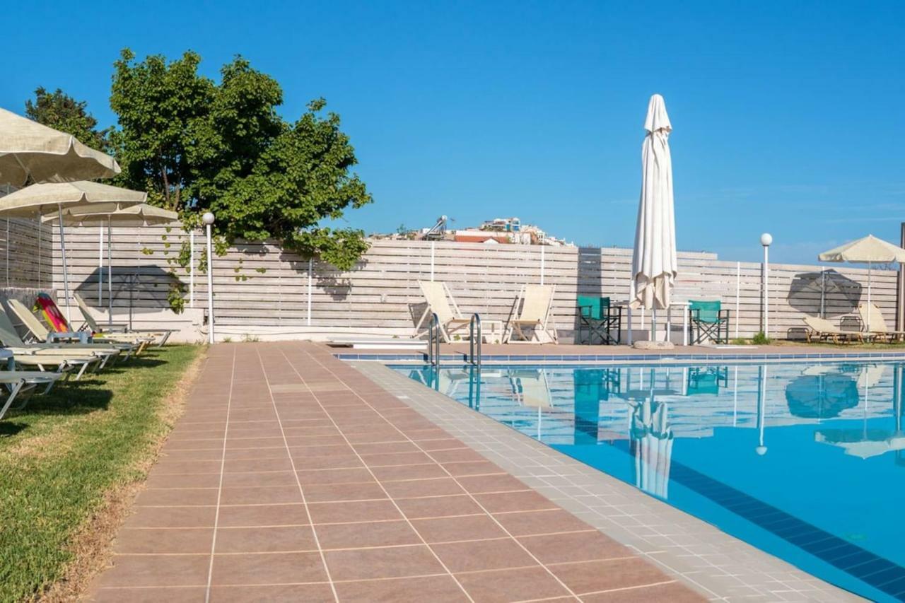 Apartmán Charming And Comfy House Agia Marina Exteriér fotografie