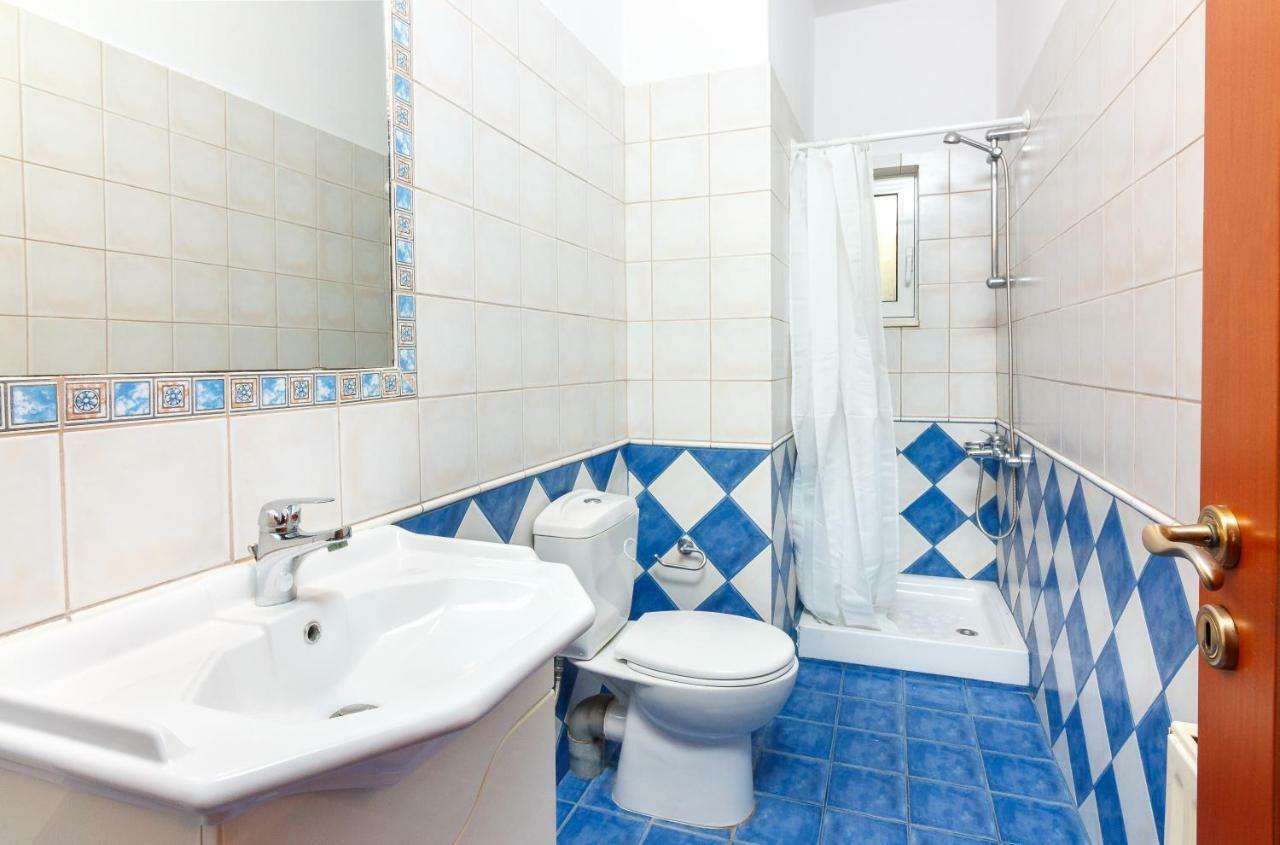 Apartmán Charming And Comfy House Agia Marina Exteriér fotografie