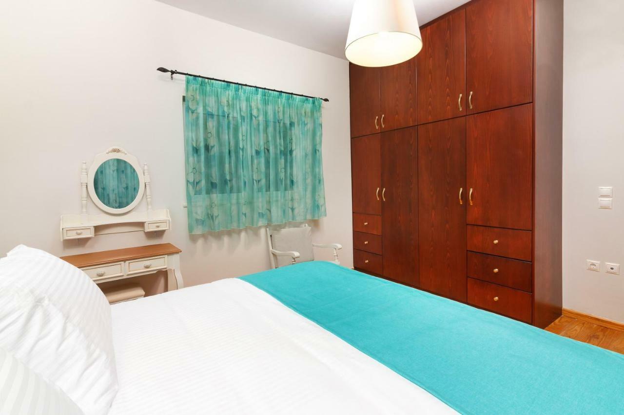 Apartmán Charming And Comfy House Agia Marina Exteriér fotografie