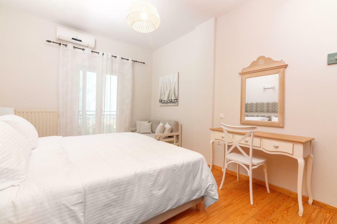 Apartmán Charming And Comfy House Agia Marina Exteriér fotografie
